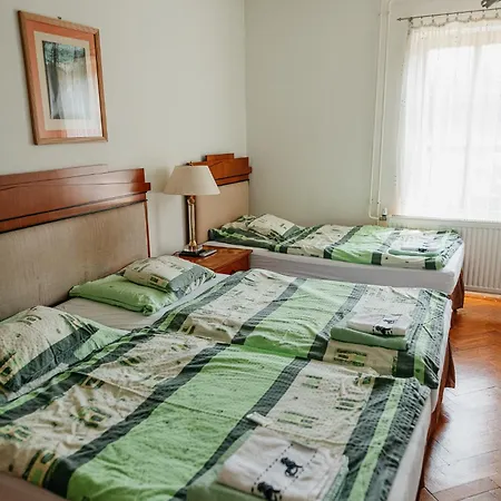 Malomerdo Panzio Pusztavam