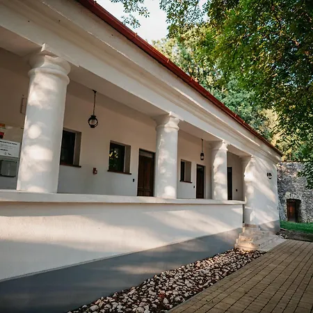 Malomerdo Panzio Bed & Breakfast *